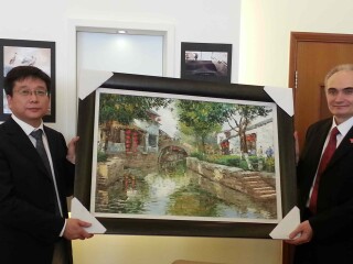 白俄罗斯驻沪总领事访问我校