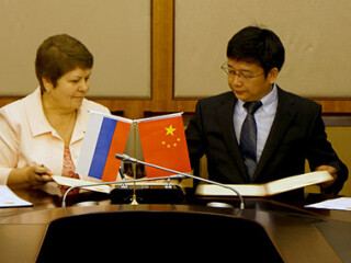 俄罗斯乌拉尔国立师范大学校长访问我校