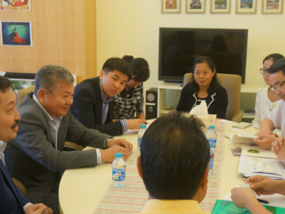 吉尔吉斯斯坦前政要访问俄罗斯研究中心