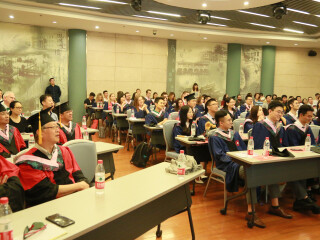 国关院举办2018届中外学生毕业典礼