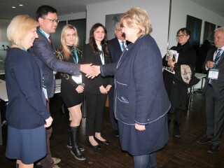 我院师生应邀赴挪威参加“2019北极论坛”