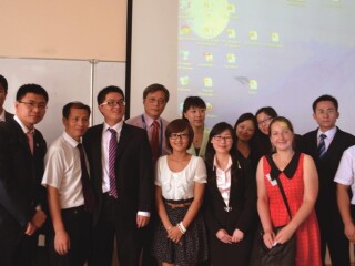 周边中心在俄罗斯国立高等经济大学设立海外工作室