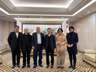 沈志华教授与中国社科院李勇慧和董向荣教授、中国政法大学韩献栋教授、华东师范大学谢定元博士与中国驻韩大使戴兵进行了会谈